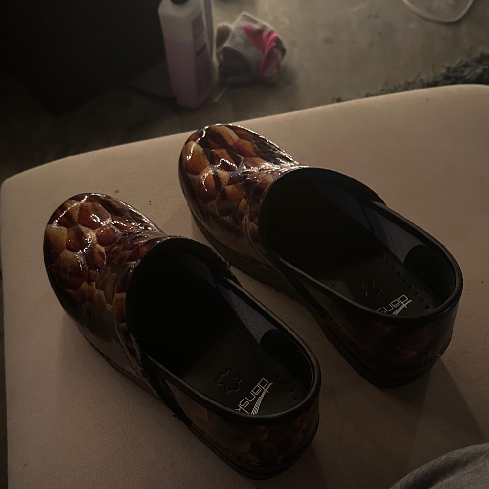 Professional Tiger Pattern Clogs